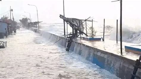 BMKG Ungkap Penyebab Banjir Rob Parah di Pesisir Utara Jawa - Regional ...