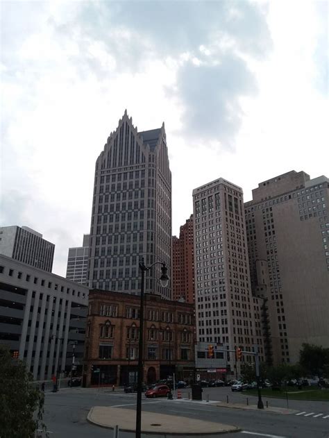 #Detroiteskyline Ally Building | New york skyline, Skyline, Building