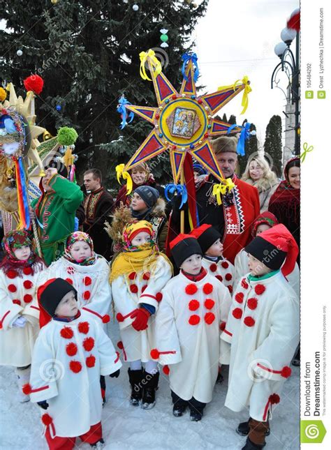 Holiday Carols and Christmas Star Editorial Photography - Image of decoration, carolers: 105484292