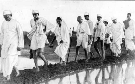 Role Of Mahatma Gandhi In Civil Disobedience Movement