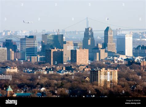 Newark NJ Skyline veiwed from the west Stock Photo - Alamy