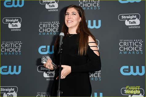 Mayim Bialik Celebrates Her Win With 'Big Bang Theory' Co-Stars Jim ...