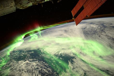 Superbright aurora lights up Earth’s night side in incredible image from space | Live Science