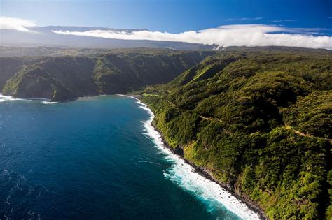 The Famous Road to Hana (Maui): 2024 DIY Planning Guide