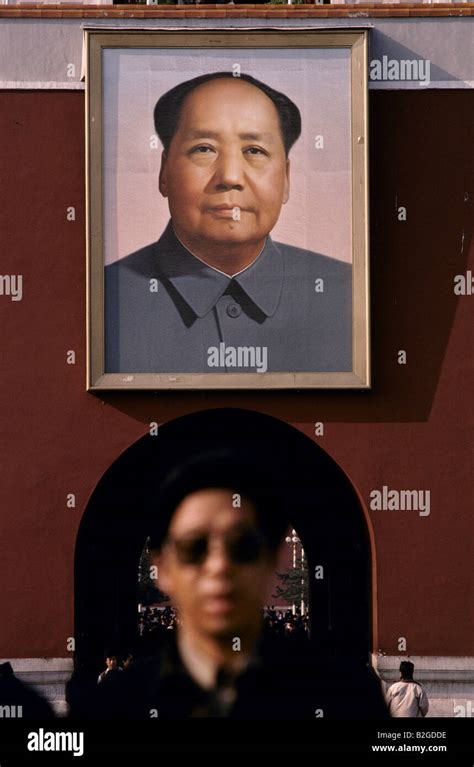 CHINA CHAIRMAN MAO PORTRAIT ON WALL Stock Photo - Alamy