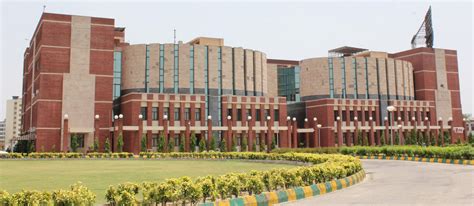 Best BBA college in Delhi NCR?