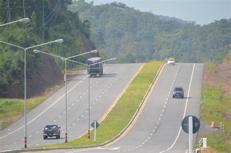 Sodding highway median strips with zoysia | Asian Turfgrass Center