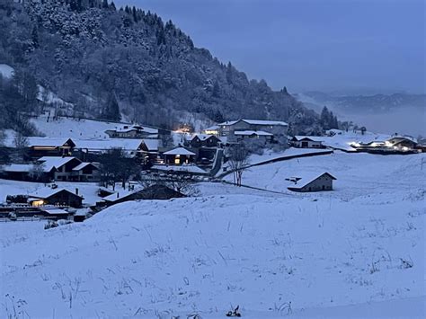 First snowfall in northern Italy - 9GAG