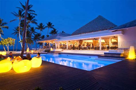 Best All-Inclusive Resorts in Punta Cana for Couples | Islands | Piscinas