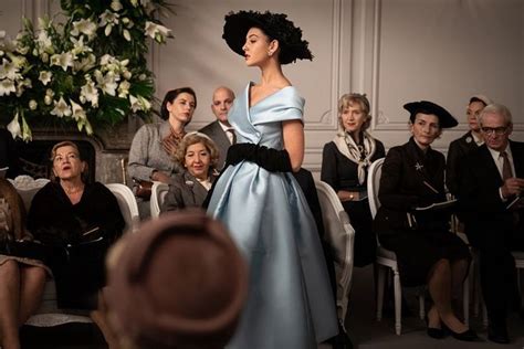 Is Mrs. Harris Goes to Paris Based on a True Story? | Christian dior dress, Fashion film, Dior gown