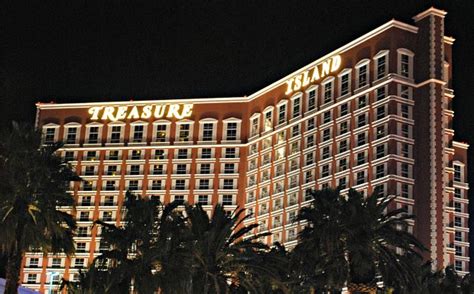 Treasure Island, Las Vegas - Sirens of TI show times | Free-City-Guides.com