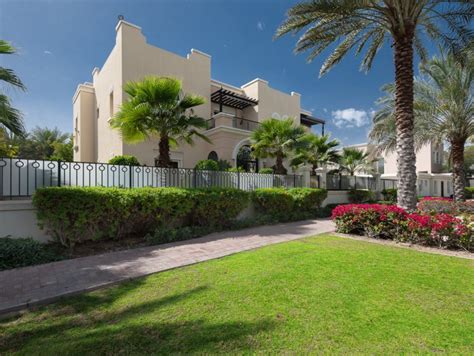 Emirates Hills Villas for Sale - Buy Exclusive Houses | Luxhabitat ...