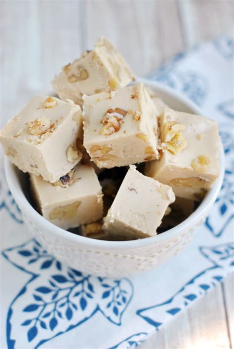 Maple Walnut Fudge - Food Fanatic