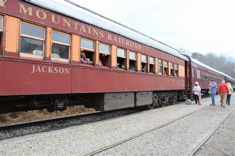 This Perfect Mess: The Polar Express {Great Smoky Mountain Railroad in ...