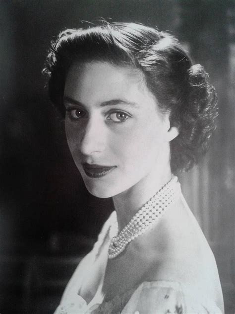 Princess Margaret, 21st Birthday photo by Cecil Beaton, 1951 | Prinzessin margaret, Elisabeth ii ...