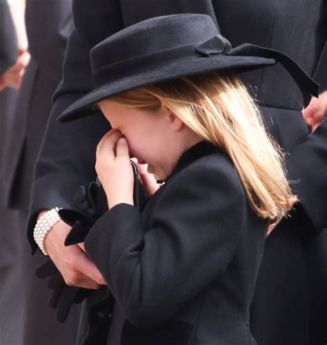 Princess Charlotte Breaks Down in Tears at Queen Elizabeth's Funeral | Entertainment Tonight