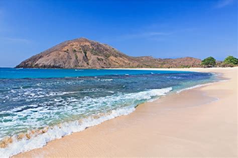 Top Five Best Beaches in Lombok - buildur destiny