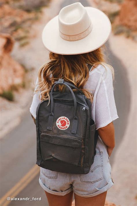 Fjallraven Classic Kånken Backpack | Fjallraven kanken backpack, Backpack outfit, Kanken backpack