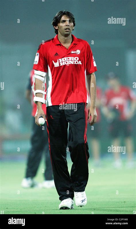 Mohammad asif delhi daredevils looks hi-res stock photography and ...