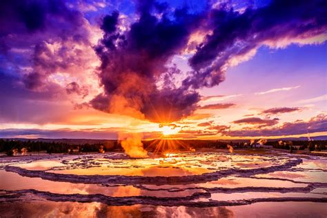 Evening photo: Great Fountain Geyser, Yellowstone – Blazing Cat Fur