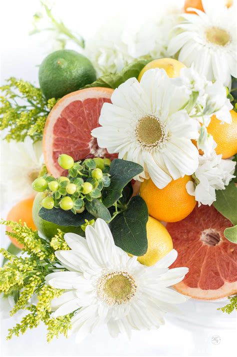 Six Ideas for Fruit and Flower Arrangements with Combinations to Create a Stunning Centerpiece ...