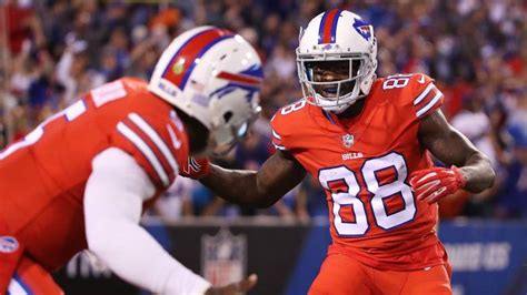 Ex-Bills WR Back for 11th NFL Season, Signs With Browns