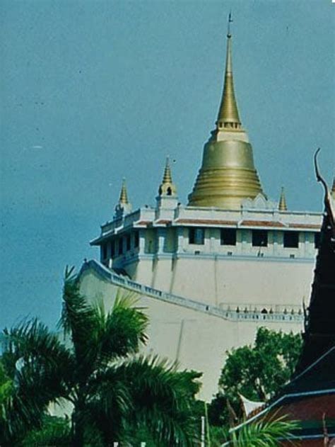 MEMORIES FROM THE GOLDEN MOUNTAIN BANGKOK TEMPLE STORY - y Travel Blog