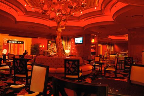 The lobby bar at Encore, Las Vegas. Gotta love it. Encore Las Vegas, Wynn Las Vegas, Las Vegas ...