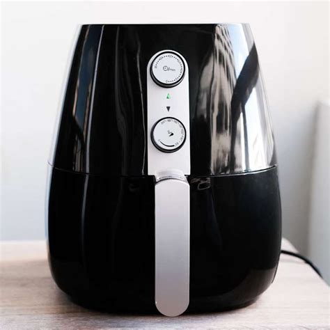 How to Clean an Air Fryer the Right Way, According to Experts in 2021 | Air fryer, How to clean ...