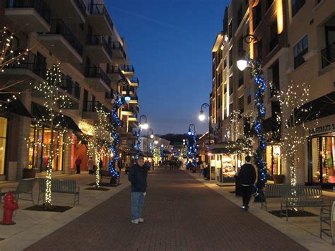 Branson Landing 08 | Branson Landing Shopping, Christmas dec… | zkat77 | Flickr