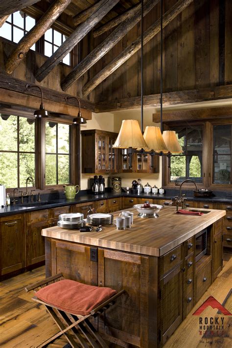 Pin by Linda Thomas on Log house country kitchen | Rustic kitchen design, Rustic cabin kitchens ...