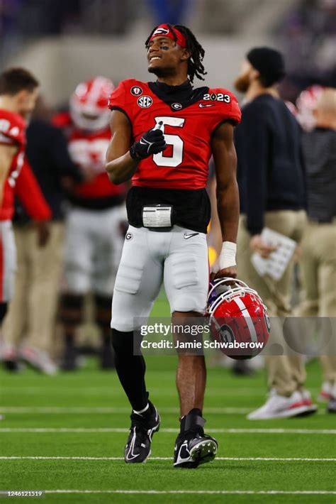 Adonai Mitchell of the Georgia Bulldogs celebrates the Bulldogs... News Photo - Getty Images