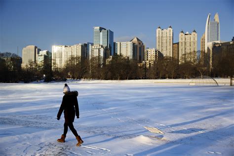 Delays Reported At Atlanta Airport As South Wakes Up To Snow, Ice ...