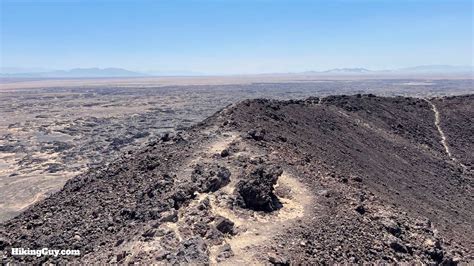 Amboy Crater Hike – HikingGuy.com