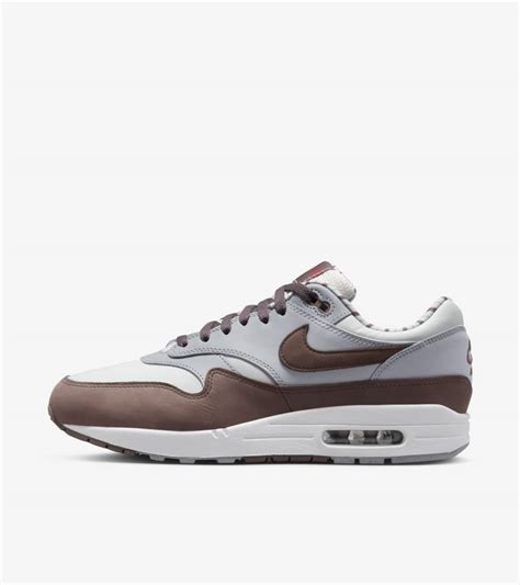 undefined. Nike SNKRS CH