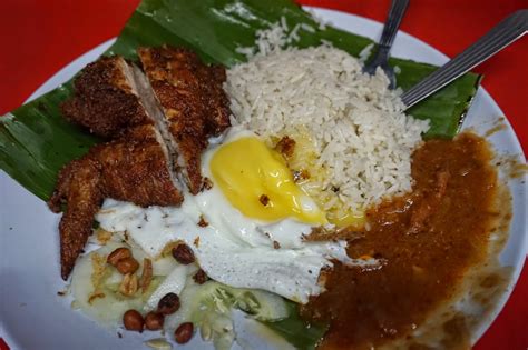 MS LEONG JOANNE: Food Review : Bumbung Nasi Lemak @ Sea Park, PJ