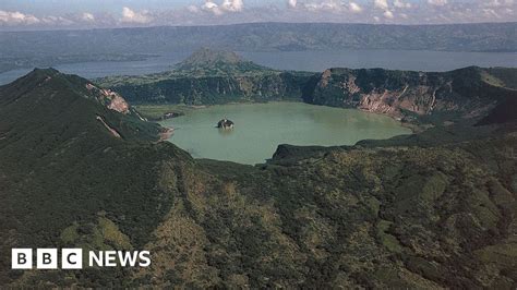 Taal: The 'very small but dangerous volcano' - BBC News