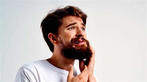 Does Your Itchy Beard? Here Are 5 Home Remedies That Work Wonderfully | OnlyMyHealth