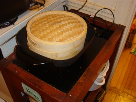 Cooking Tips: How to Use a Bamboo Steamer