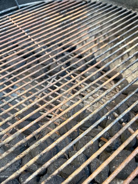 New to BBQ, does this grate need cleaned/replaced? : r/BBQ