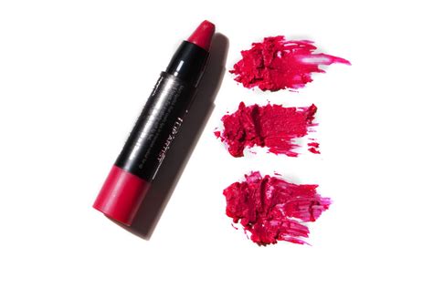 Lipstick Color: What It Says About You | Reader's Digest