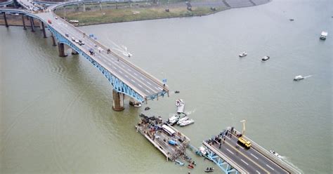 The Tragic 1994 Collapse Of Seongsu Bridge In Seoul - Seoul/Korea ...