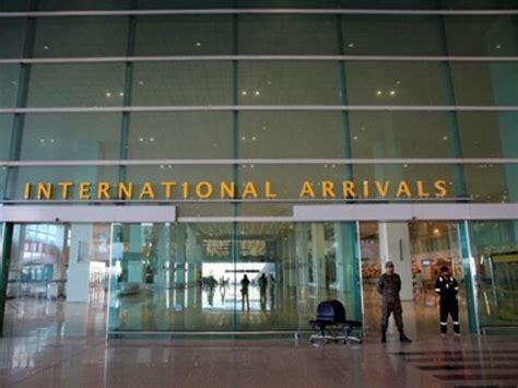 Pakistan airport security staffer penalised for lip-synching to Indian ...