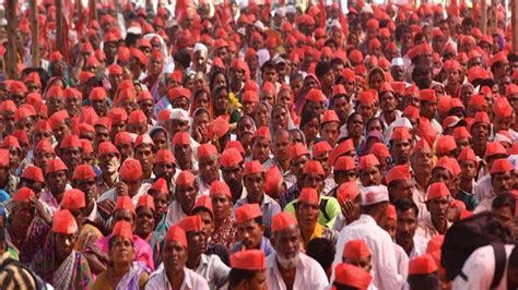 Thousands of Indian farmers protest in Mumbai - Daily Times