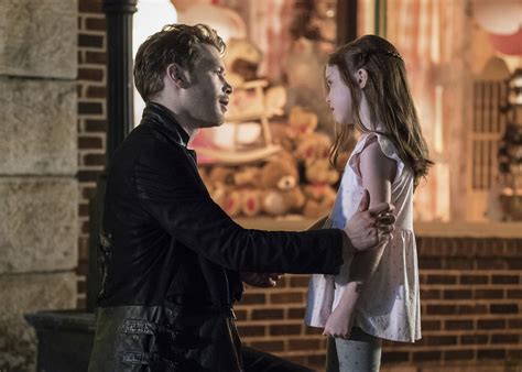 The Originals: Klaus & Hope Eat Beignets in This Adorable Sneak Peek ...