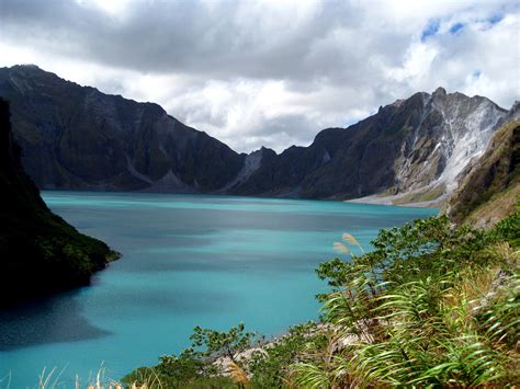 Philippines Volcanoes: List of Cool Volcano Tourist Destinations