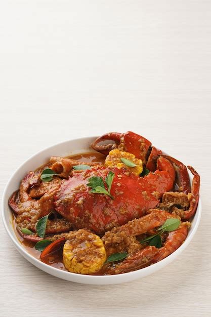 Premium Photo | Kepiting saus padang or crab in padang sauce