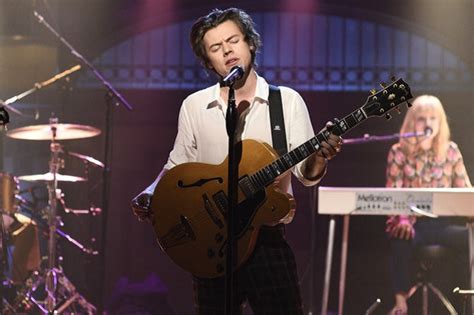 Harry Styles Performs “Sign Of The Times” & New Song “Ever Since New ...