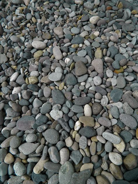 Mesa Grey River Cobble – Bedrock Landscaping