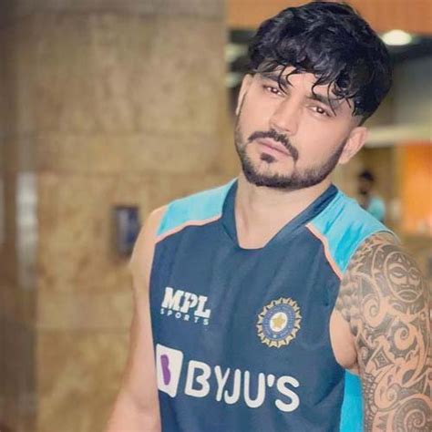 Manish Pandey Wife Name, Parents, Net Worth, Height & Age